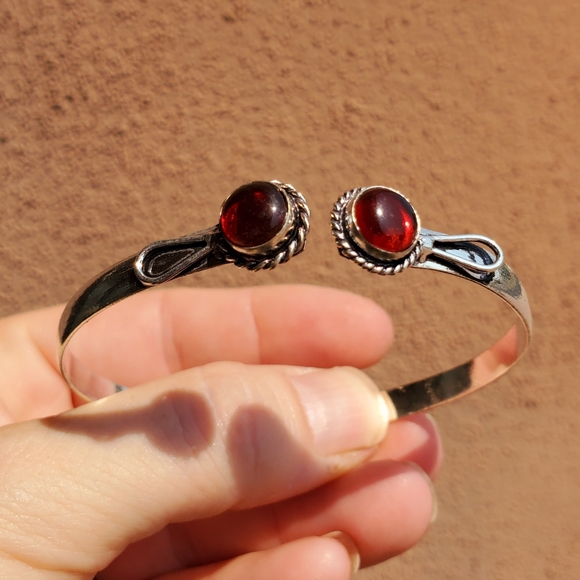 New Red Onyx Adjustable Silver Cuff Bracelet. - Picture 5 of 10